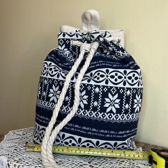 Canvas snowflake print drawstring knapsack - Picture 4 of 9